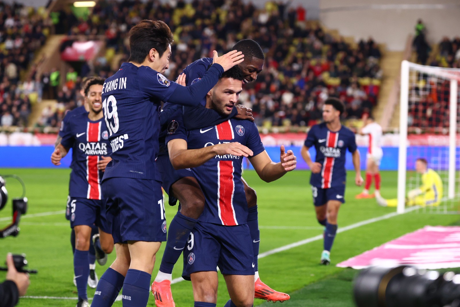 法国联赛火热展开，各队实力争锋的简单介绍