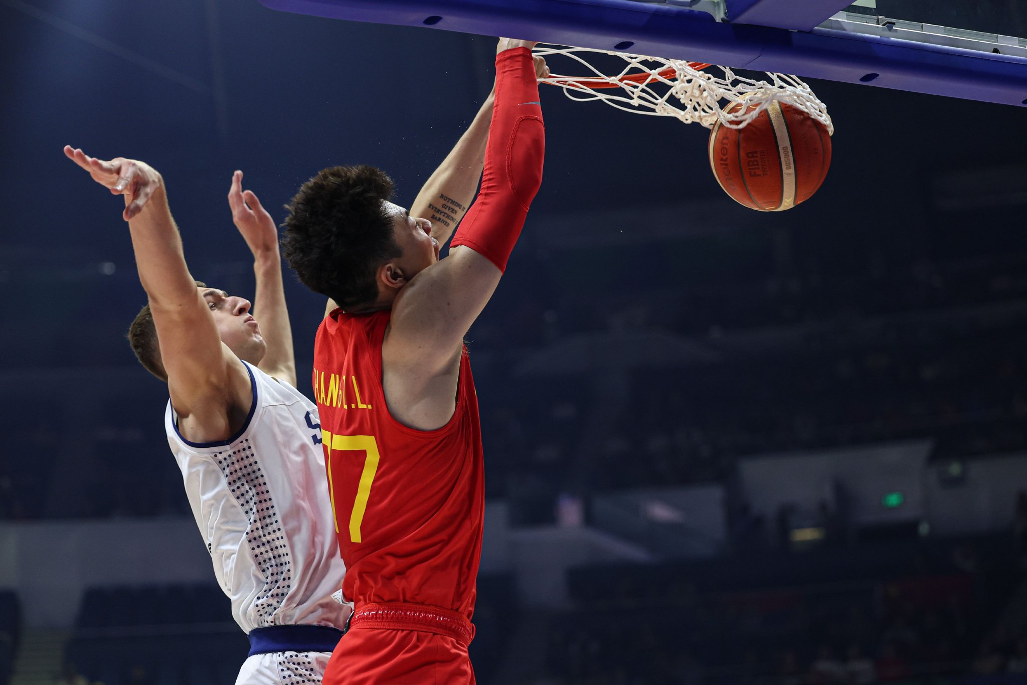 开云足球直播-关于篮网队队员暴扣得分惊艳全场球迷的信息