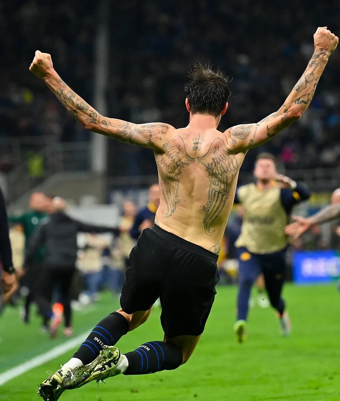 切尔西球星在德甲联赛受伤，需休战数周的简单介绍