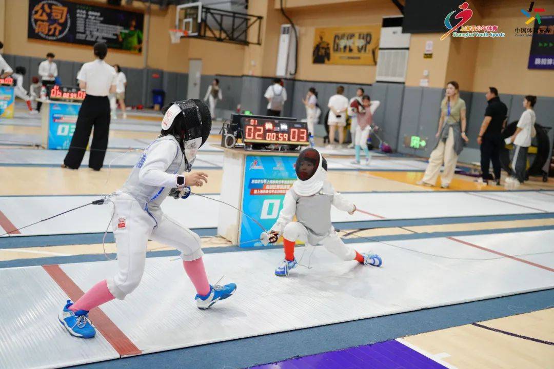 立陶宛击剑选手技艺高超！击剑比赛叫好连连的简单介绍