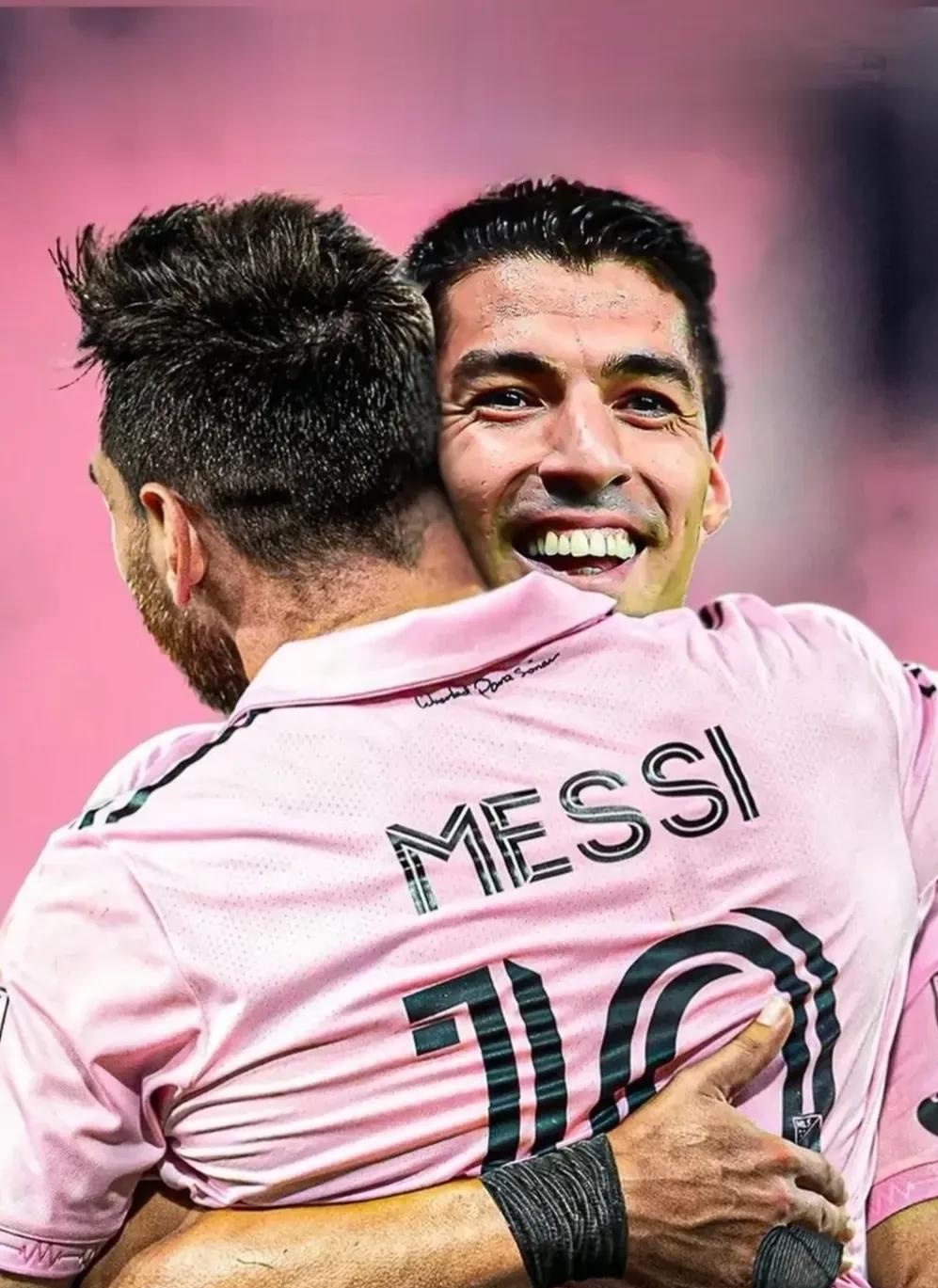 拜仁逆转AC米兰，范佩西惊艳世界的简单介绍