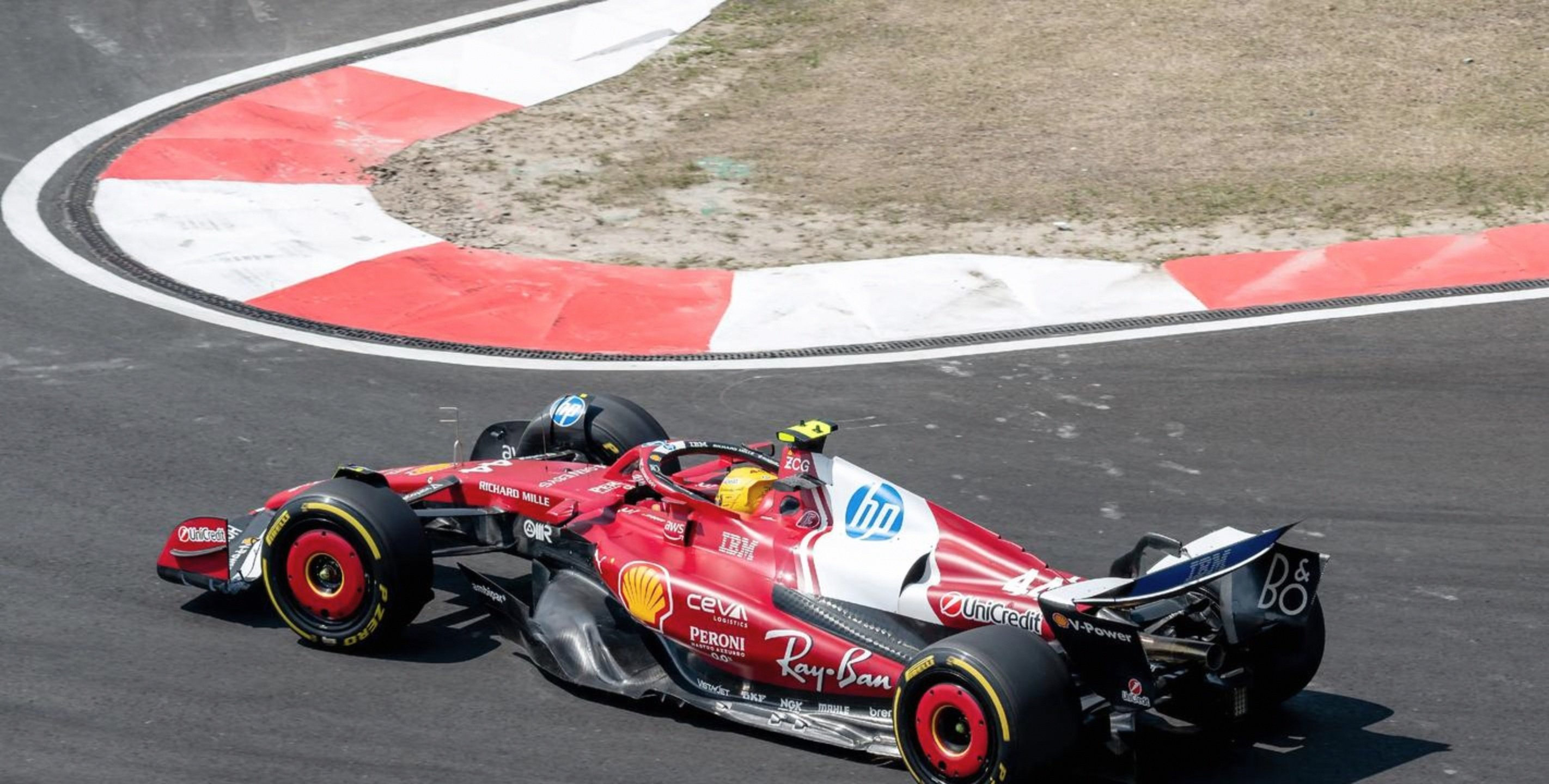 法拉利横扫阿斯顿马丁，汉密尔顿扛起全队的简单介绍